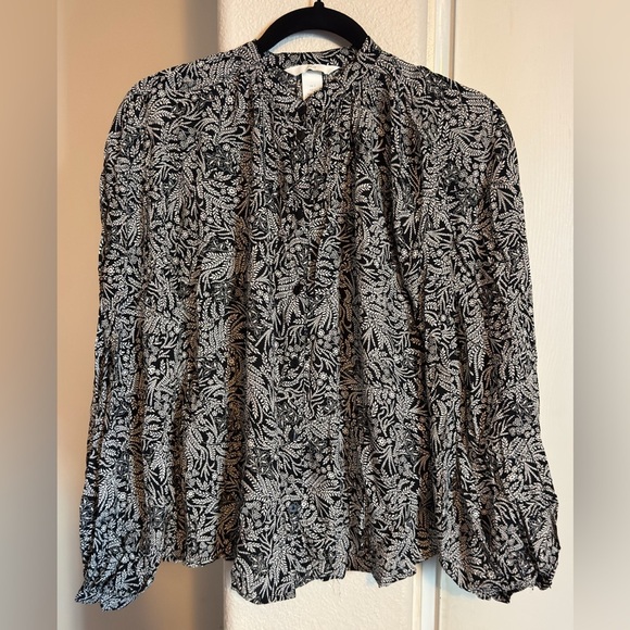 H&M black button down blouse - Picture 1 of 3